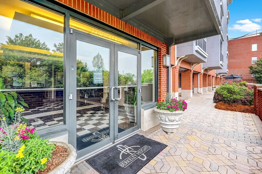 Berkeley Heights Apartments, 1700 Northside Drive NW, Atlanta, GA